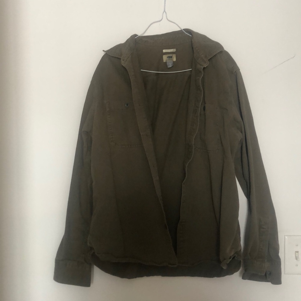Olive long sleeve shirt. Men’s large.